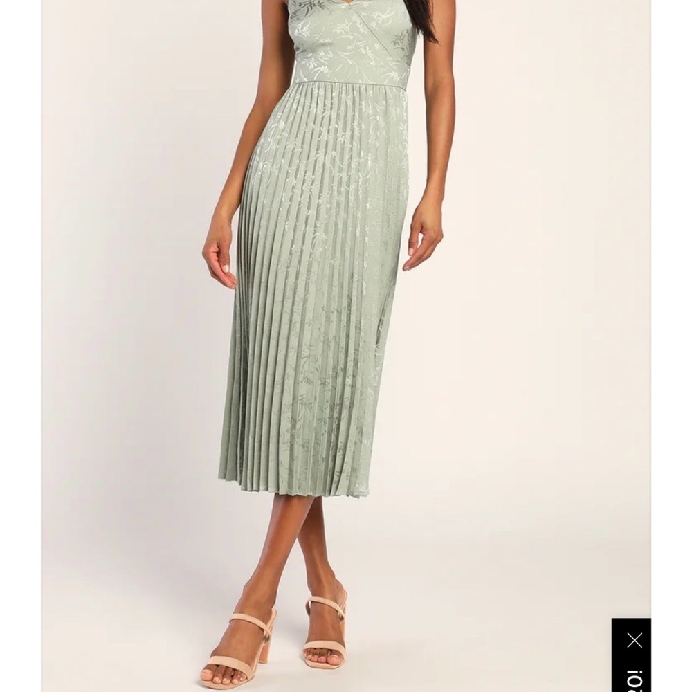 Lulu’s Safe Satin Pleated Midi Dress